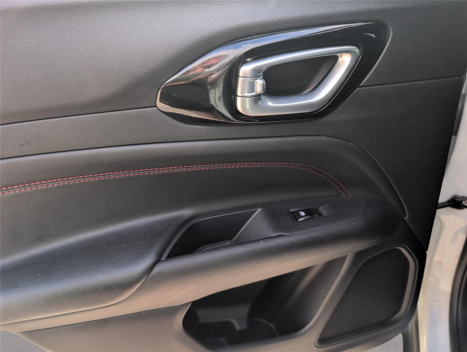 Used 2025 Bright White Clearcoat Jeep Trailhawk image 29