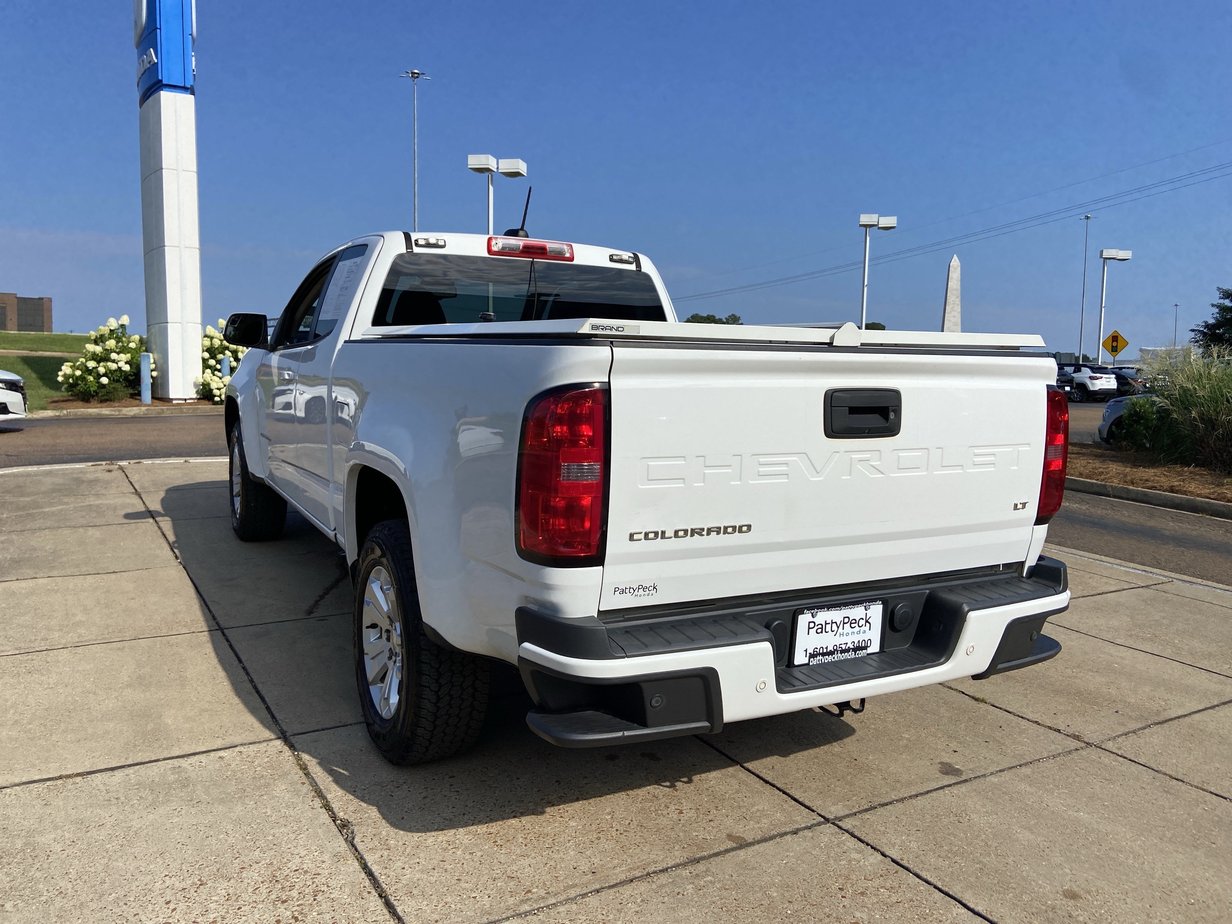 Used 2022 Summit White Chevrolet 2WD LT image 9