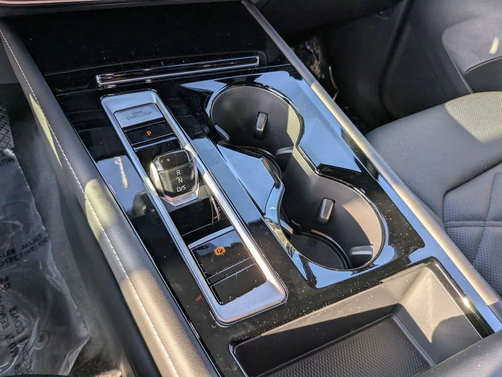New 2026 White/off-white Volkswagen SE w/Technology image 20