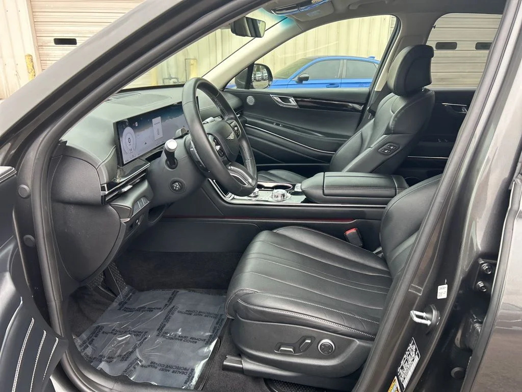 Used 2025 Gray Genesis 2.5T image 17