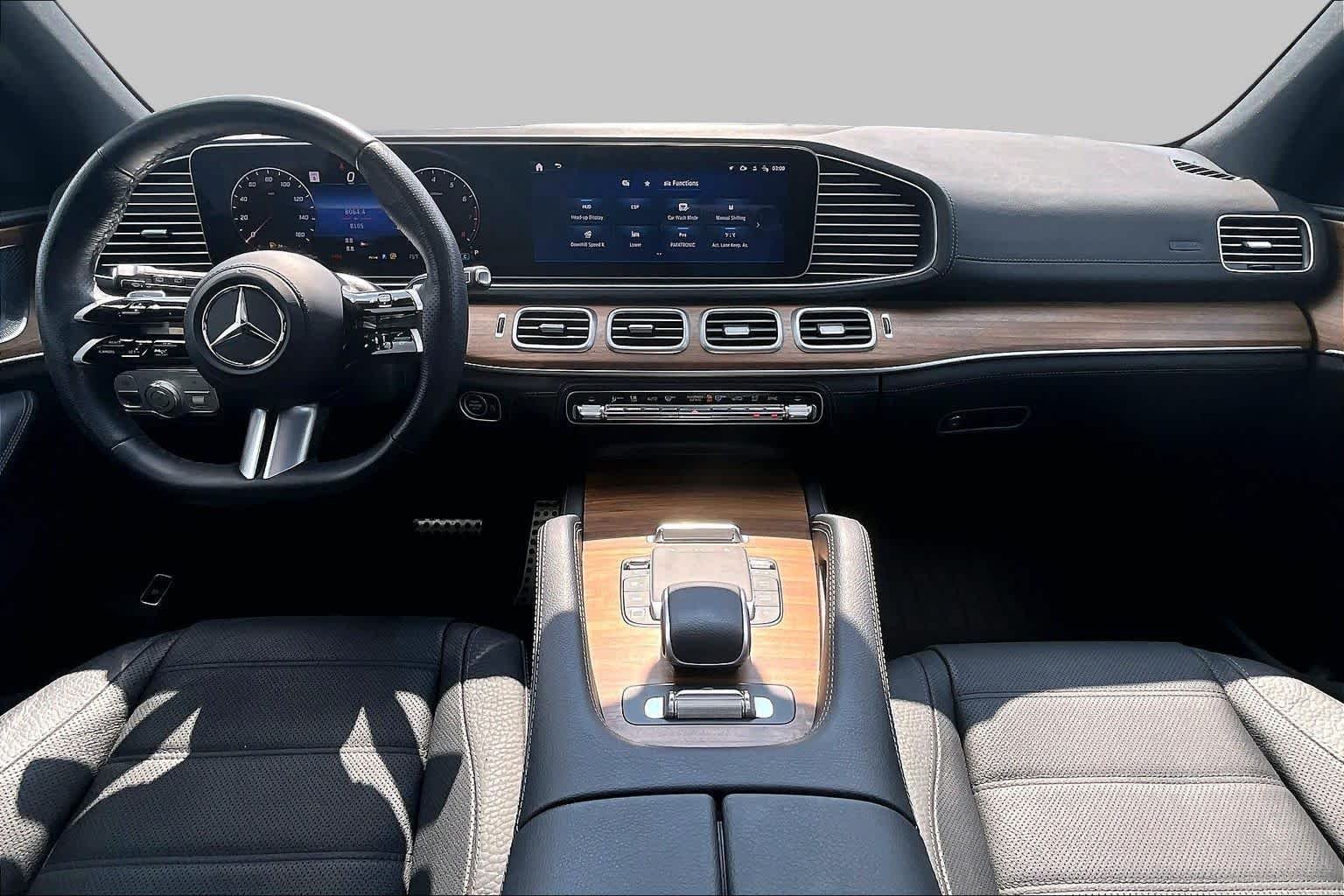 Used 2025 Cirrus Silver Metallic Mercedes-Benz GLS 580 image 16
