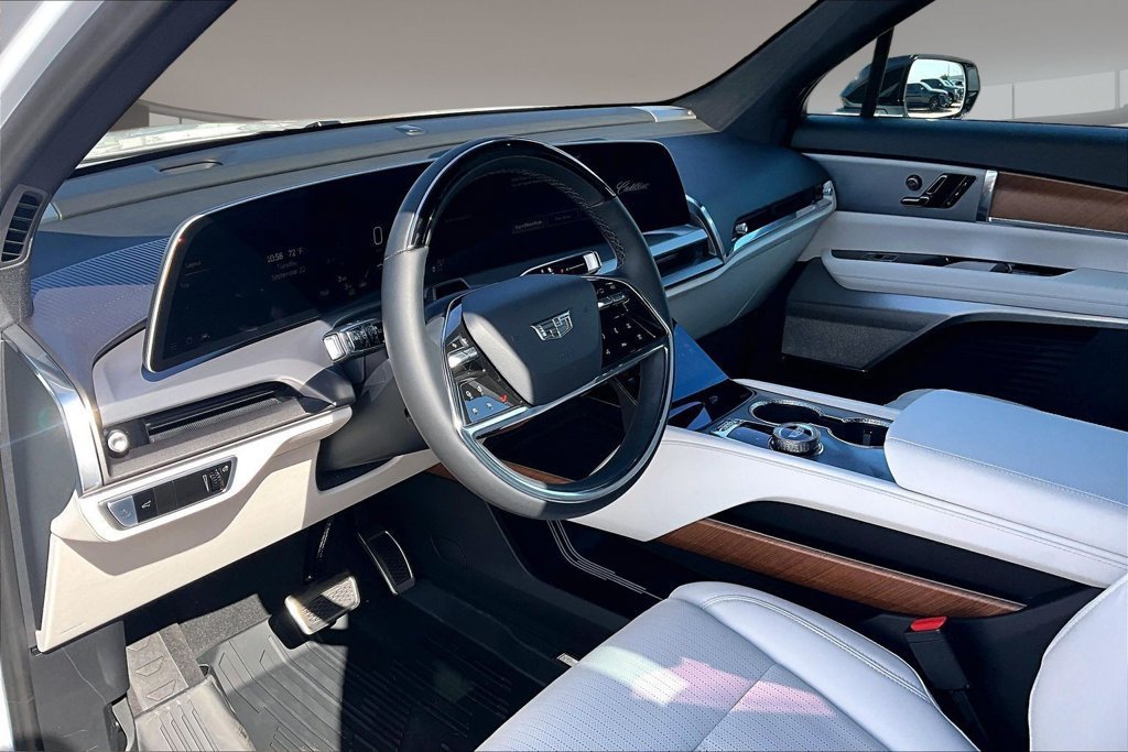 2027 Cadillac VISTIQ Luxury - Photo 6
