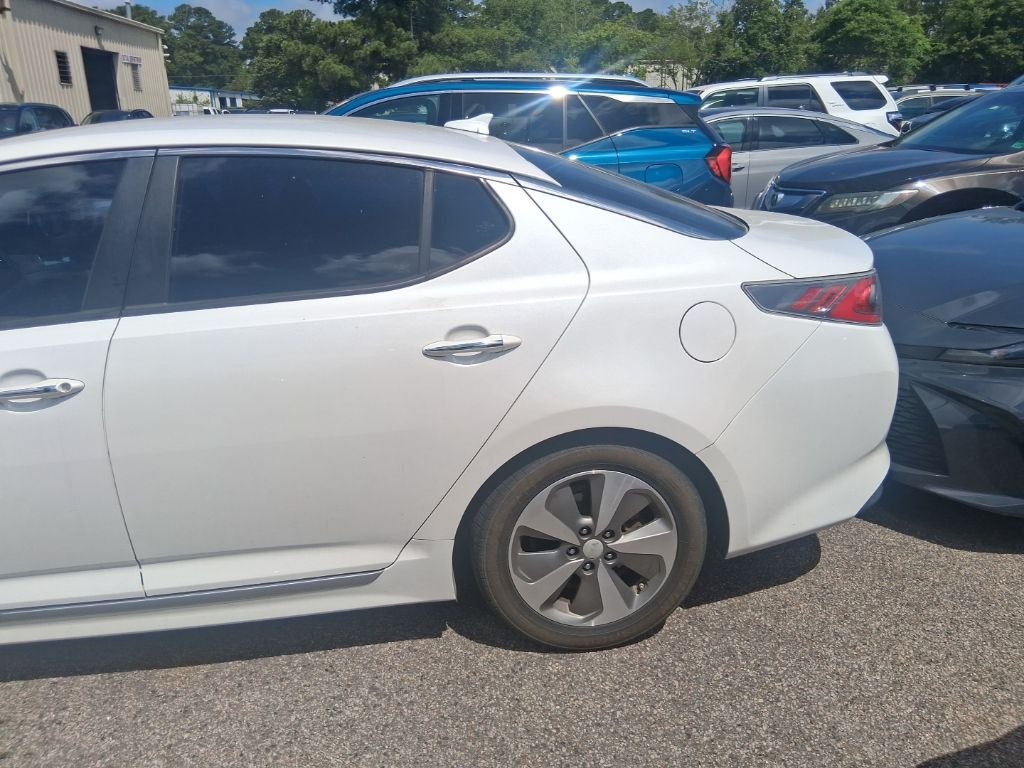 Used 2014 White Kia EX image 12