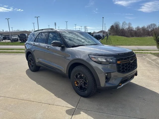 New 2026 Carbonized Gray Metallic Ford Tremor® image 28