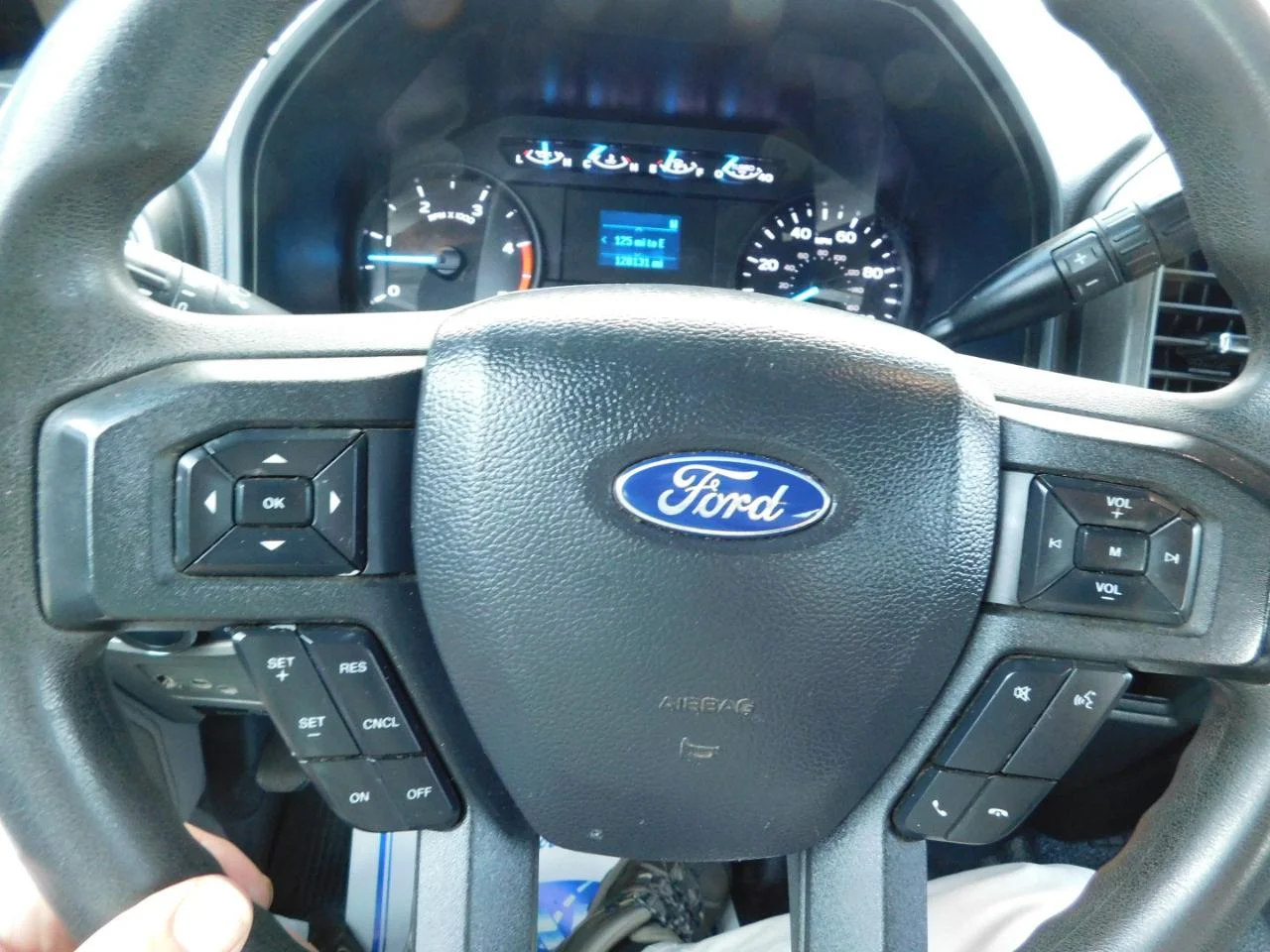 Used 2022 White Ford XL 4WD Crew Cab 6.75 ft Box image 31
