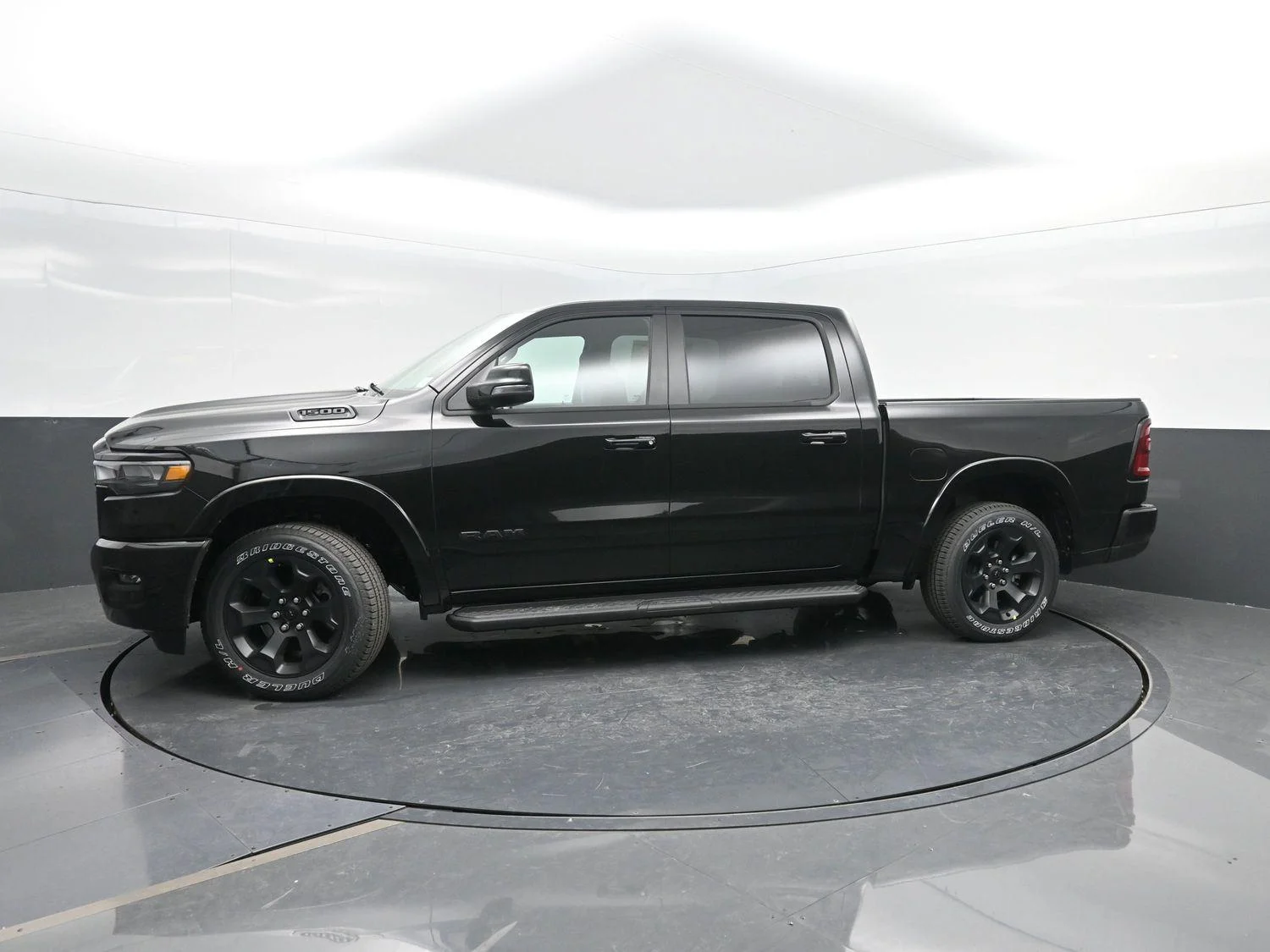 New 2026 Diamond Black Crystal Pearl-Coat Exterior Paint RAM Big Horn image 42