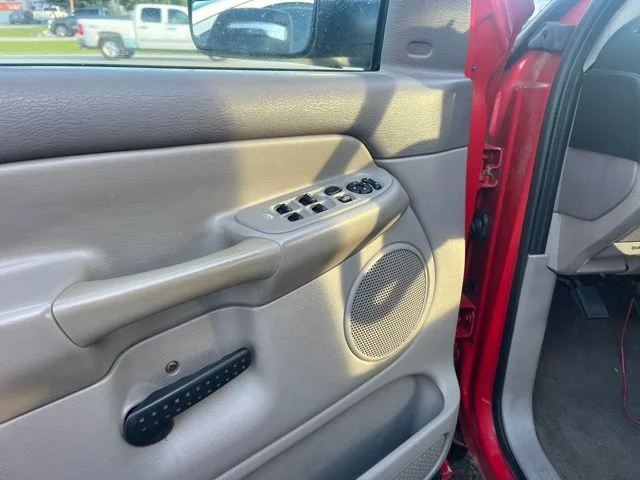 Used 2003  Dodge  image 6