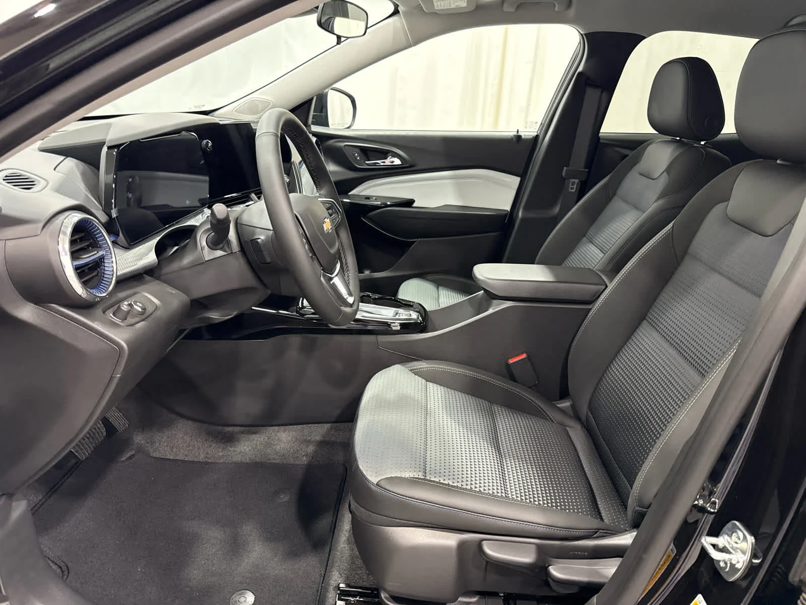 Used 2026 Mosaic Black Metallic Chevrolet LT image 11