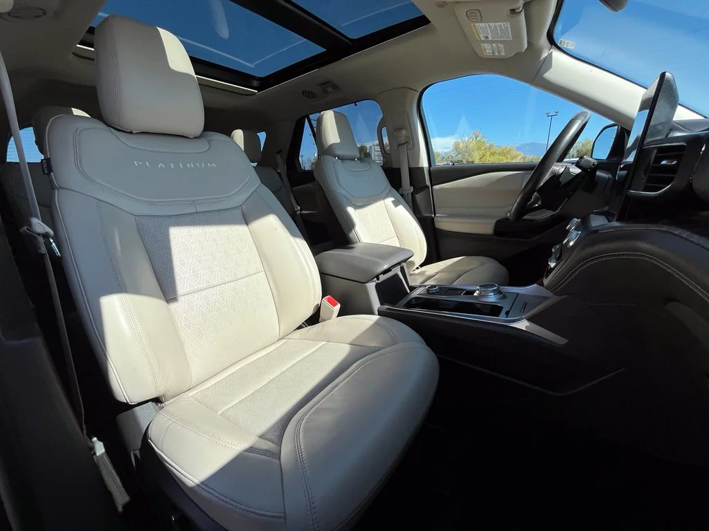 Used 2020  Ford Platinum image 21