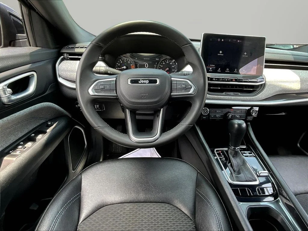 Used 2024 Diamond Black Jeep Latitude image 8