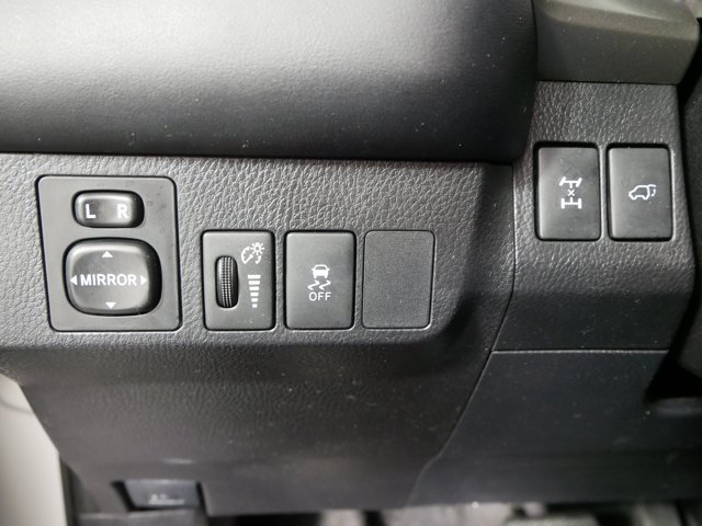 Used 2014 Blizzard Pearl Toyota Limited image 27