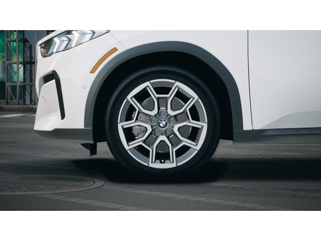 New 2027 Alpine White BMW X2 28i image 7