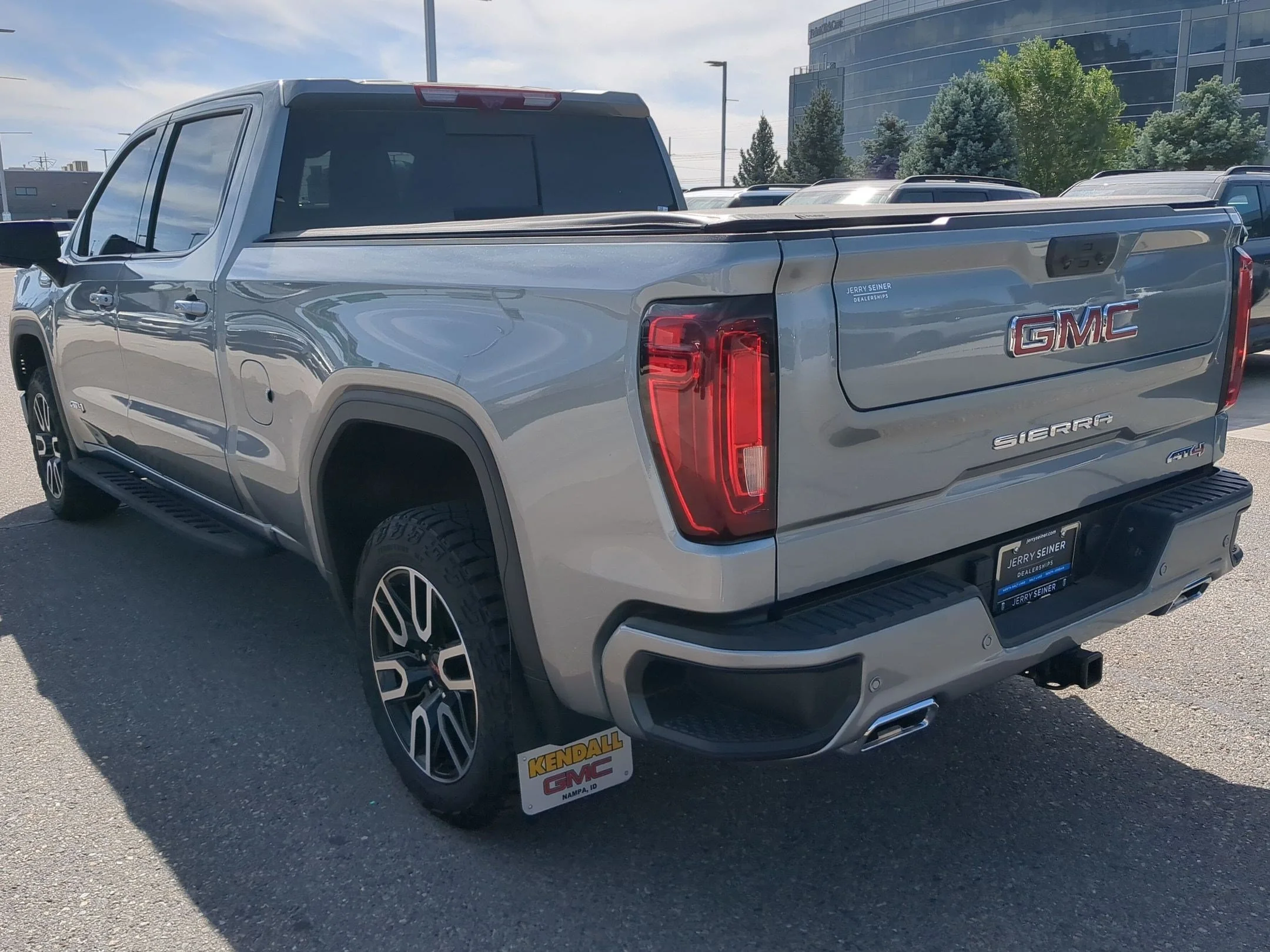 Used 2024 Sterling Metallic GMC AT4 image 4