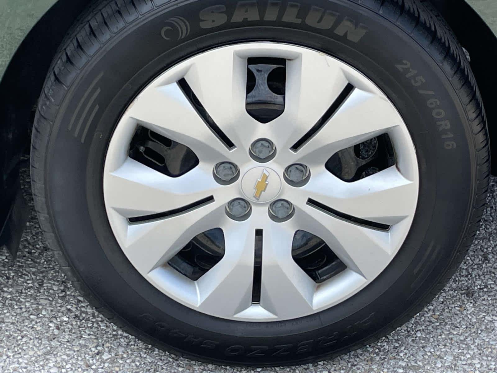 Used 2014 Rainforest Green Metallic Chevrolet LS image 19