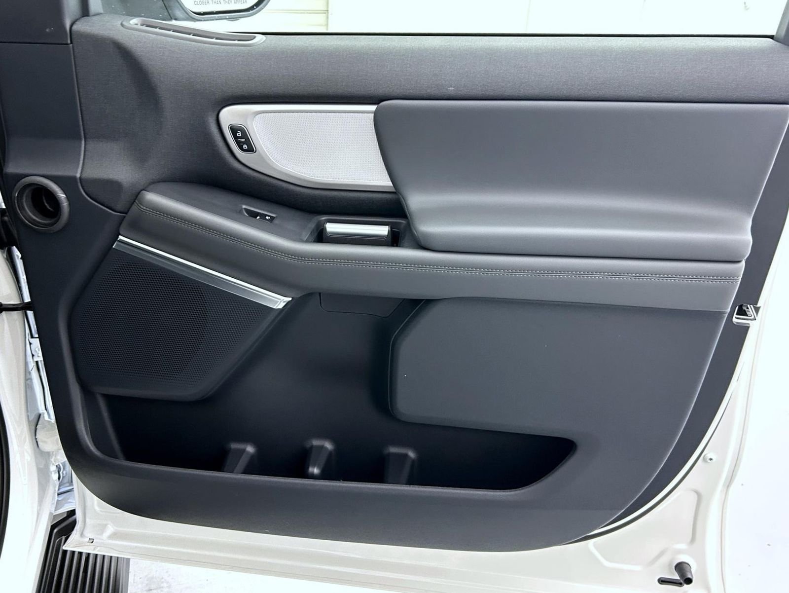 New 2026 Star White Metallic Tri-Coat Ford Active image 16
