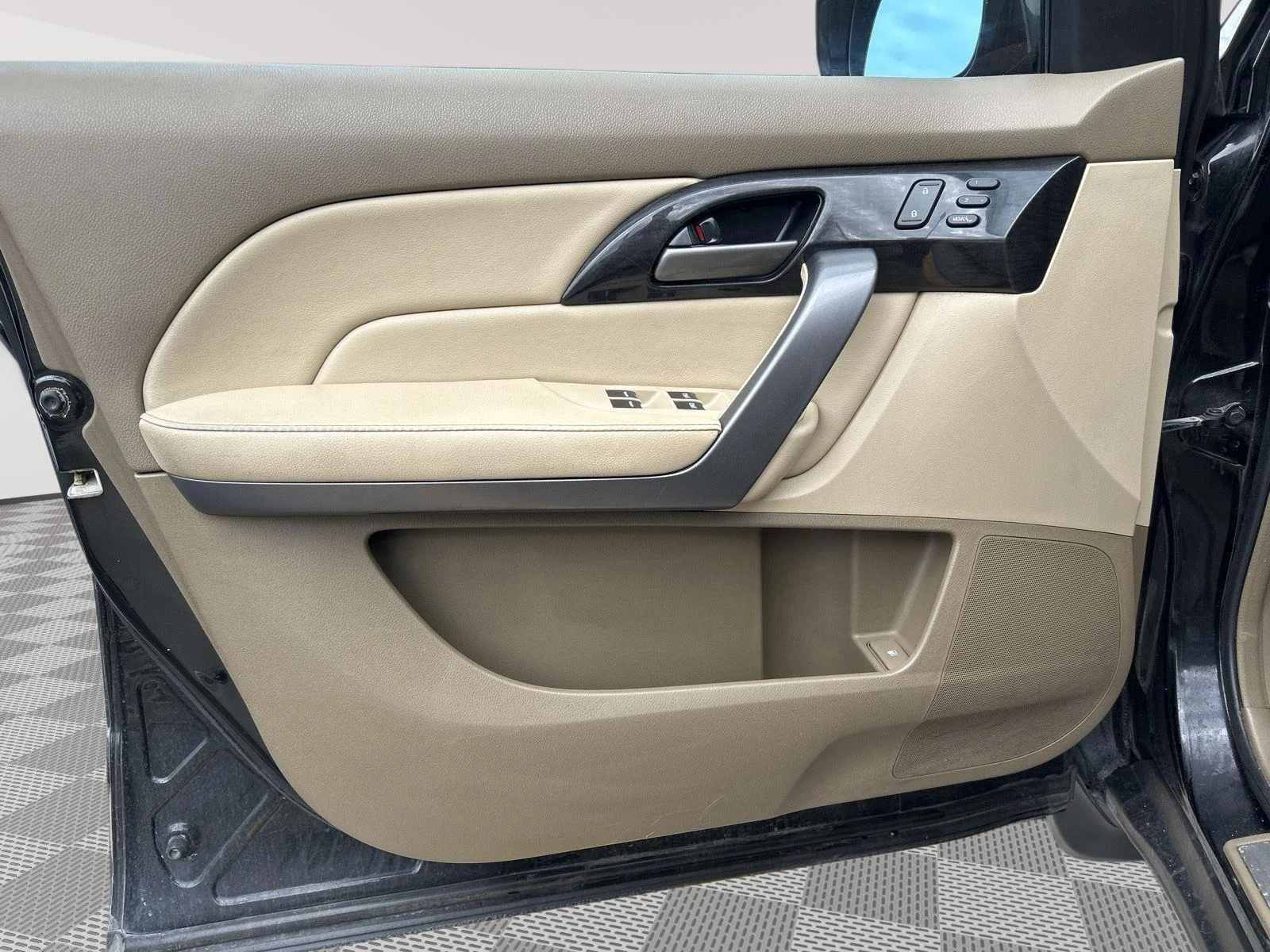 Used 2008  Acura Tech Pkg image 12