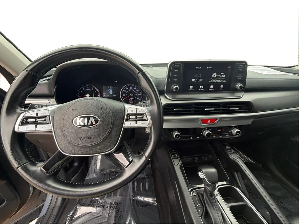 Used 2021 Everlasting Silver Kia S image 29