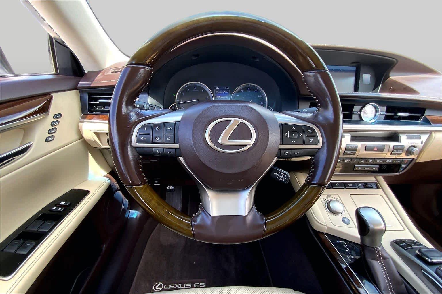 Pre-Owned 2017 Lexus ES 350