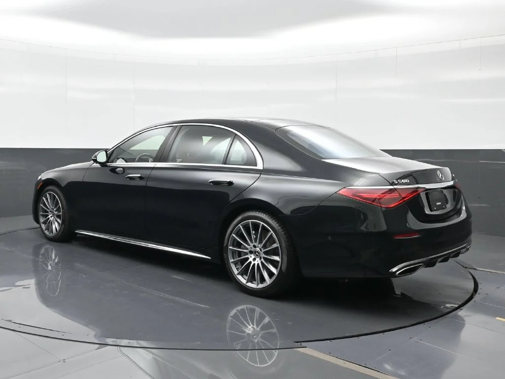 Used 2026 Black Mercedes-Benz S 580 image 3