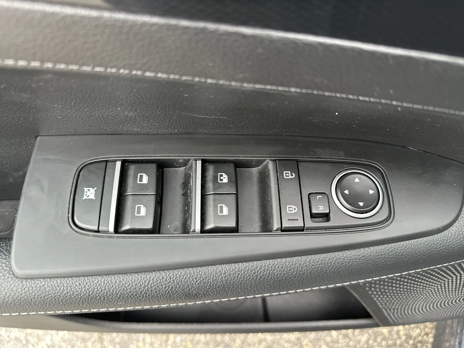Certified Used 2024 Gravity Gray Kia GT-Line image 15