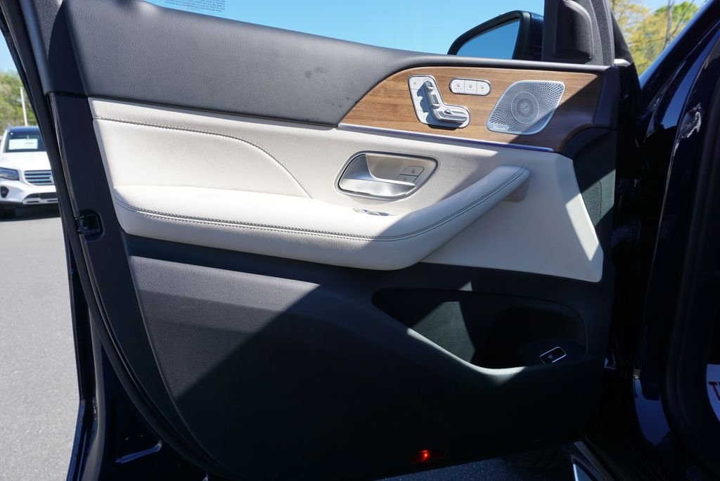Certified Used 2022  Mercedes-Benz GLS 450 image 13