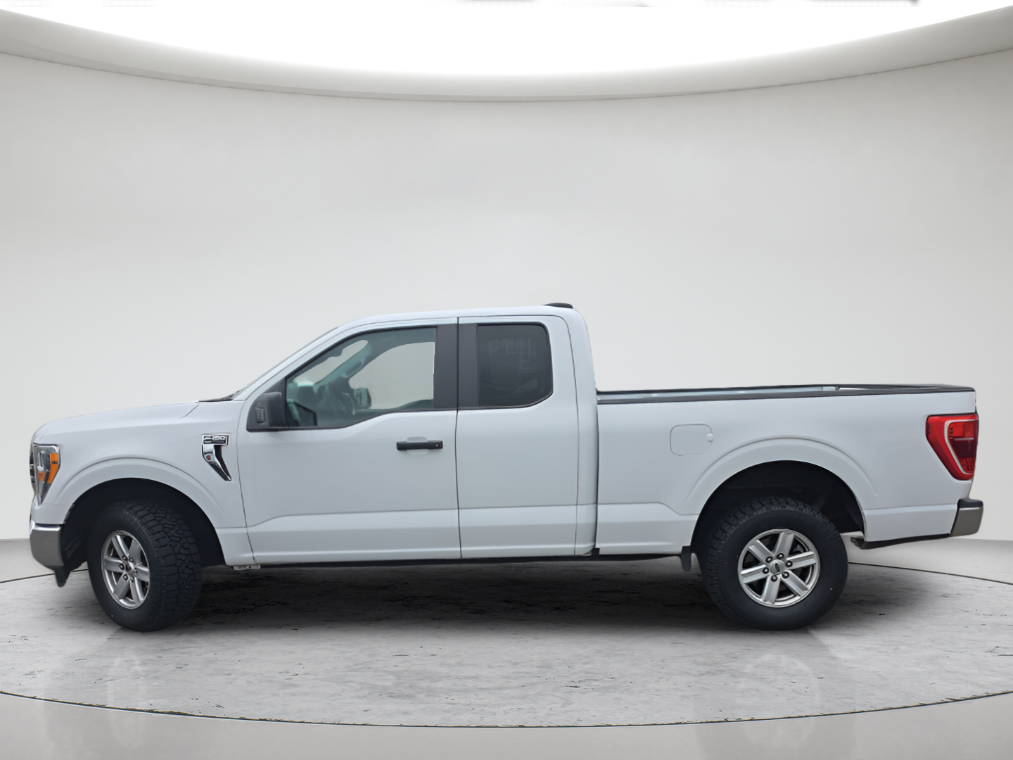 Used 2022 Oxford White Ford XLT image 7
