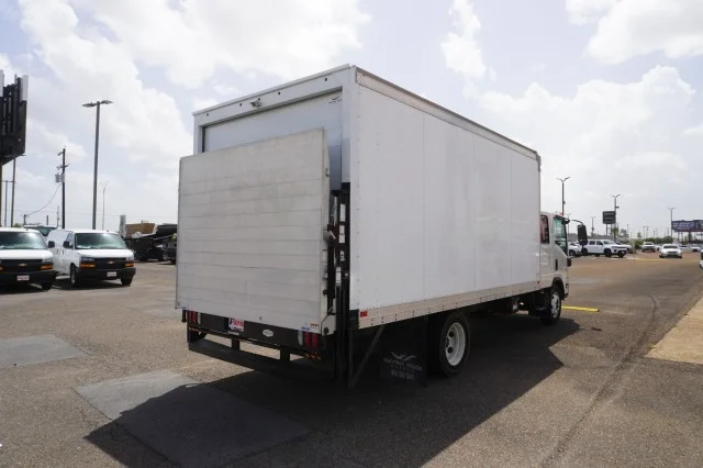 Used 2024 Arc White Chevrolet 1WT image 7