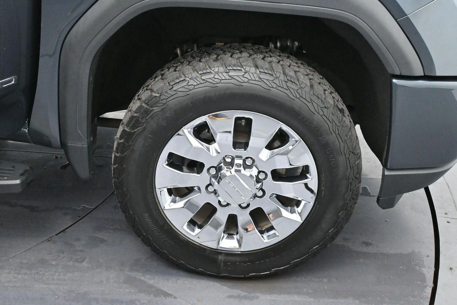 Used 2020 Dark Sky Metallic GMC Denali image 35