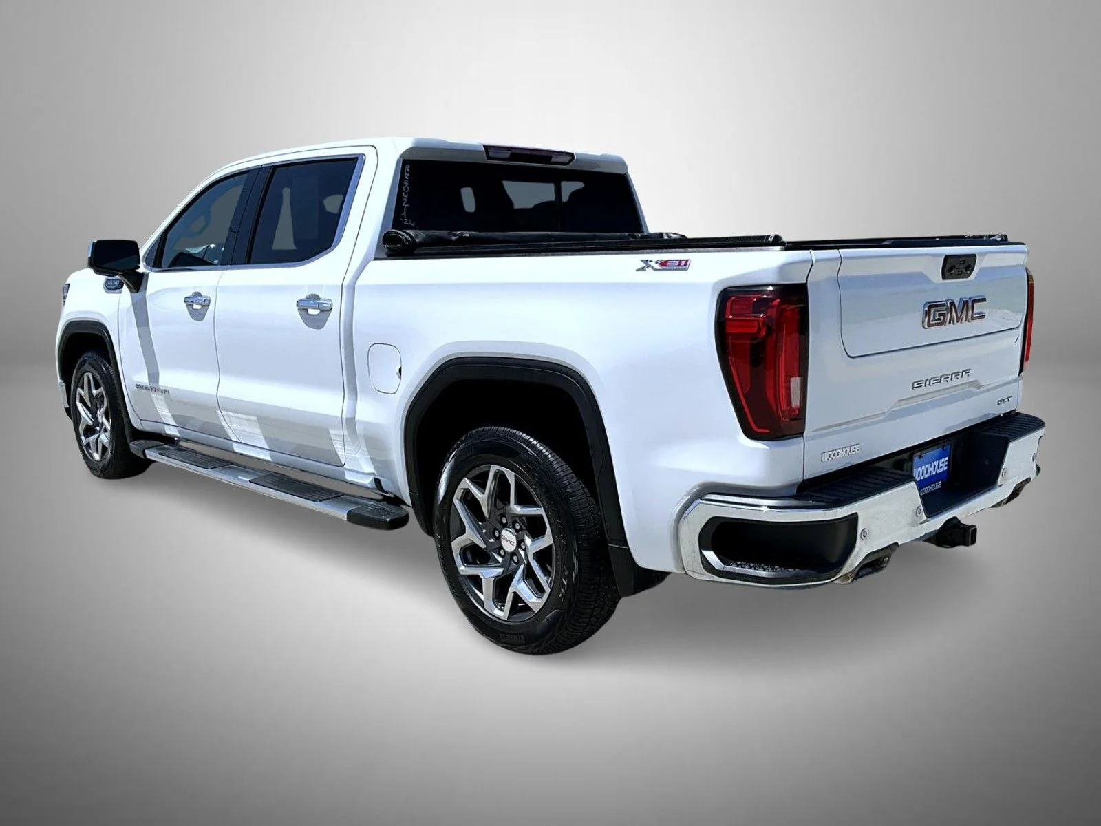 Used 2022 White GMC SLT image 7