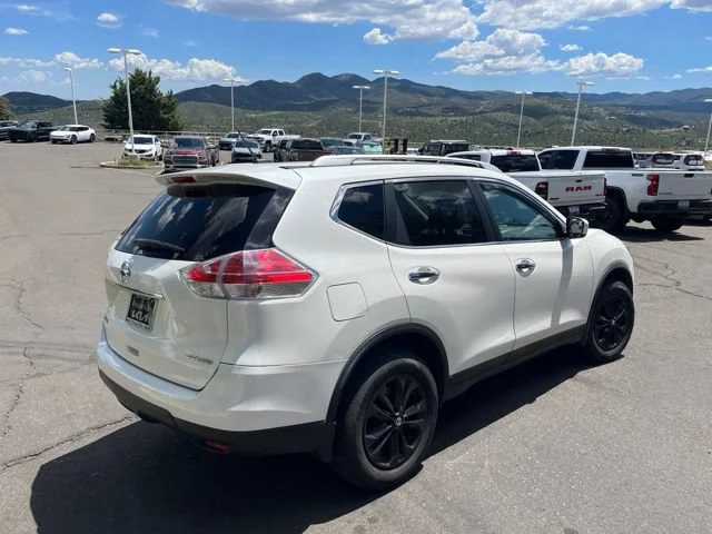 Used 2016 Pearl White Nissan SV image 8