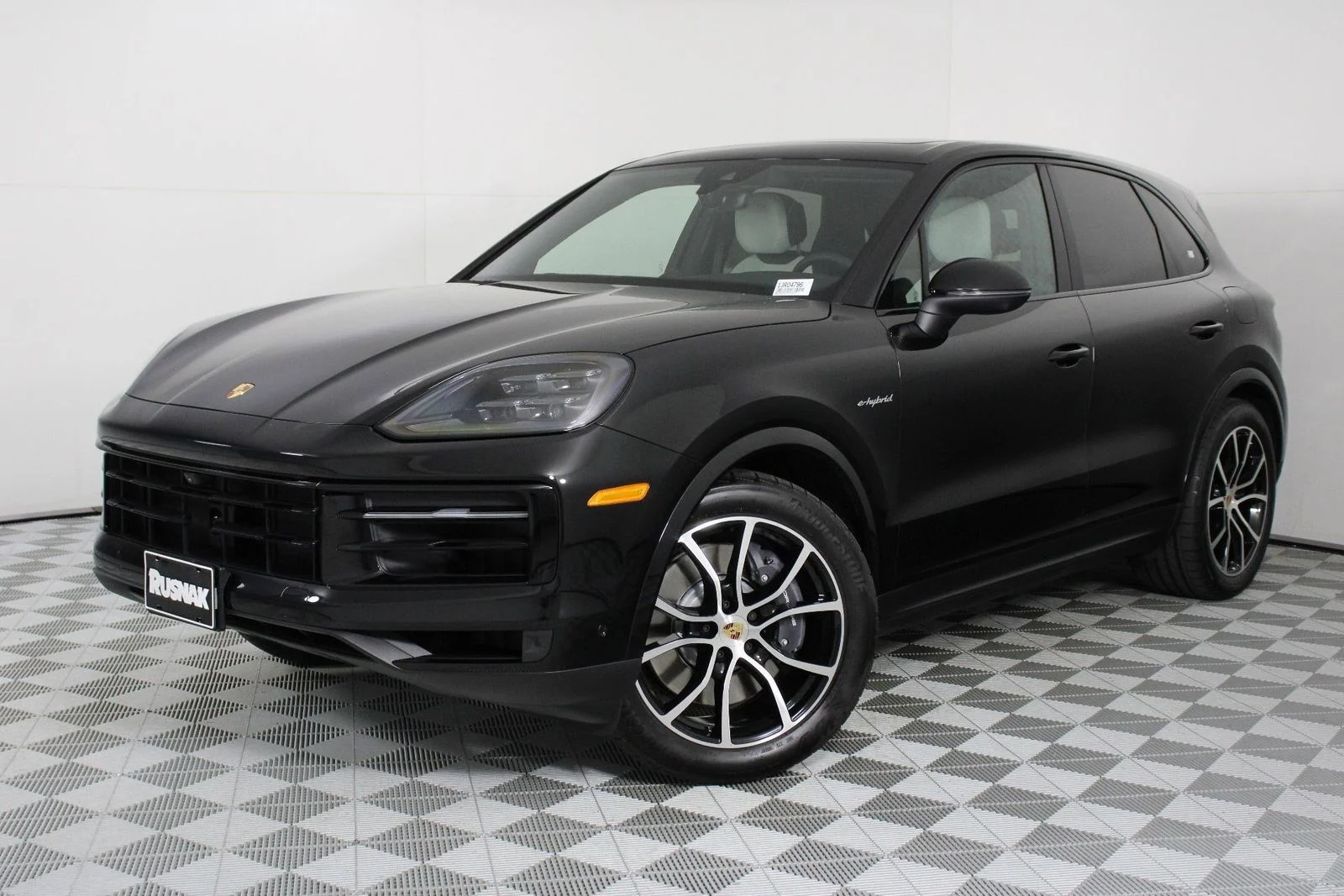 2025 Porsche Cayenne E-Hybrid's photo
