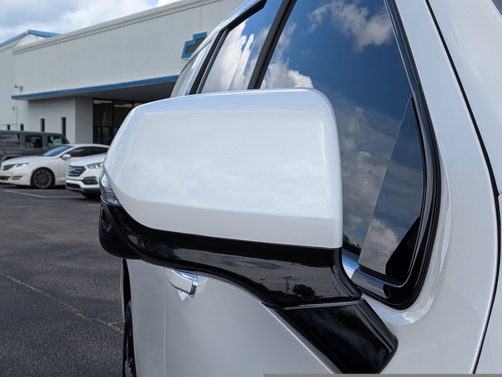 Used 2022 Beige Chevrolet High Country image 14