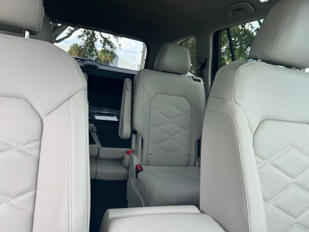 2026 Volkswagen Atlas SE w/Tech - Photo 32