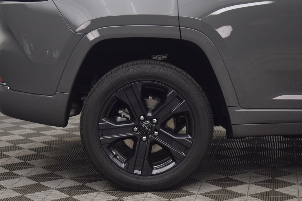 New 2027 Sting-Gray Clearcoat Jeep Limited Reserve image 8
