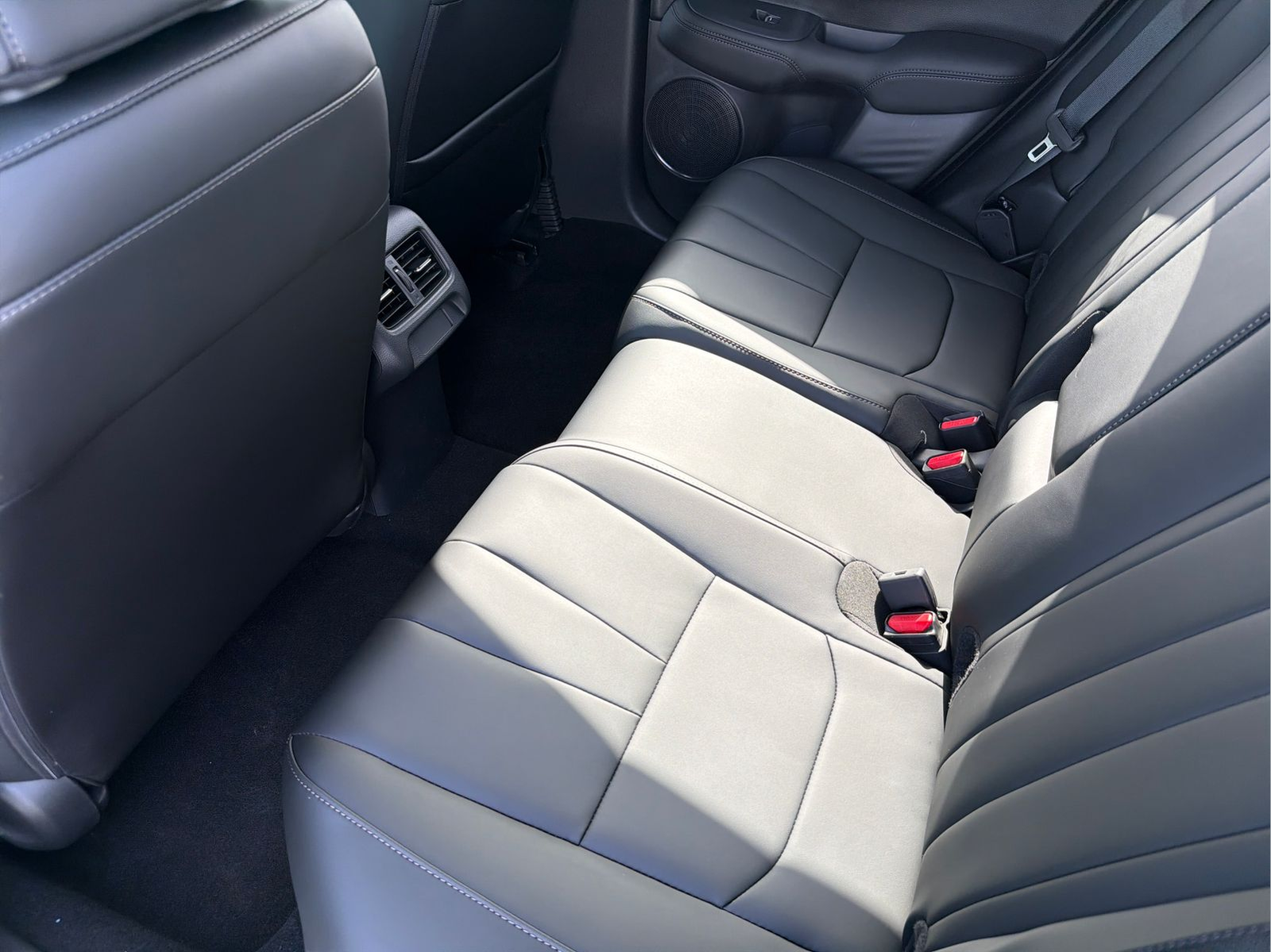 New 2026 Platinum White Pearl Acura Base image 30