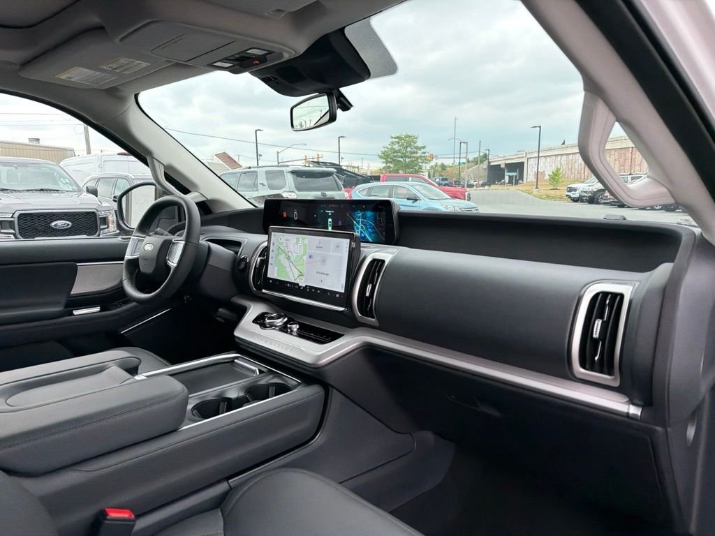 New 2026 Star White Metallic Tri-Coat Ford MAX Active image 14