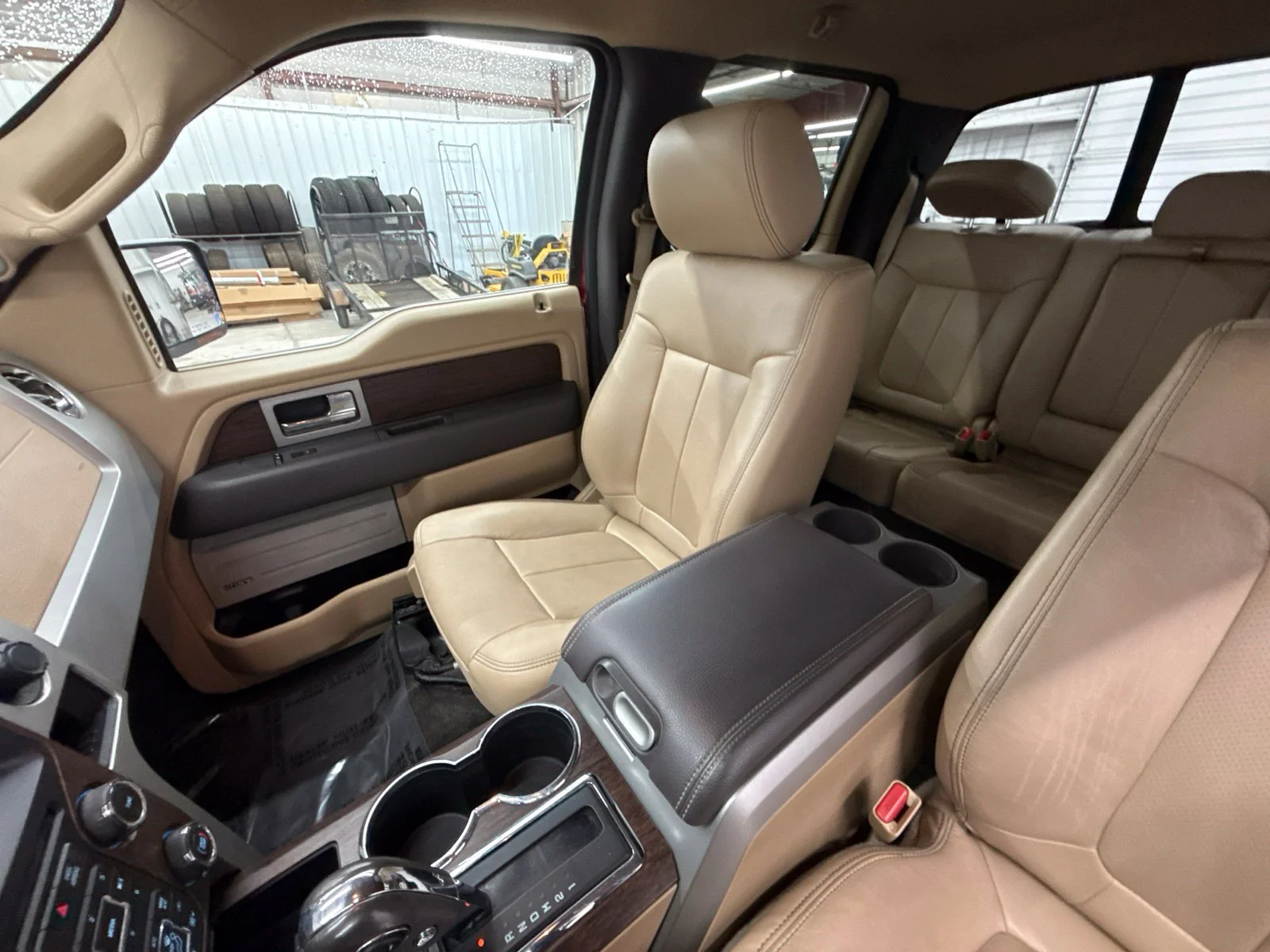 Used 2014 Beige Ford Lariat image 16