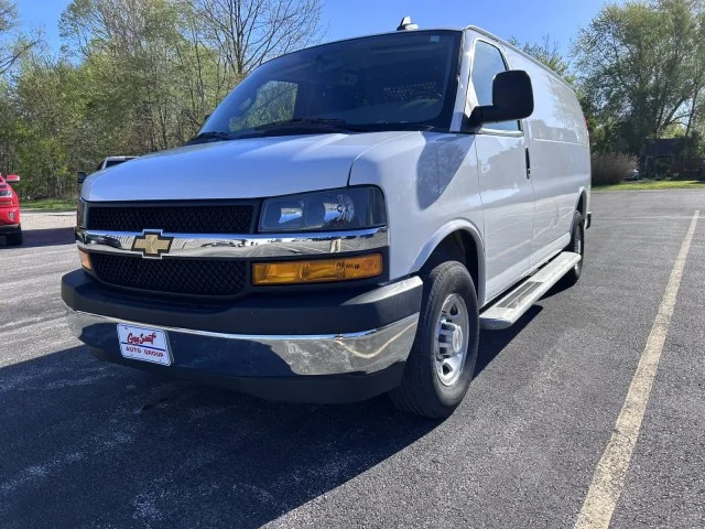 2024 Chevrolet Express 2500 Work Van HD's photo