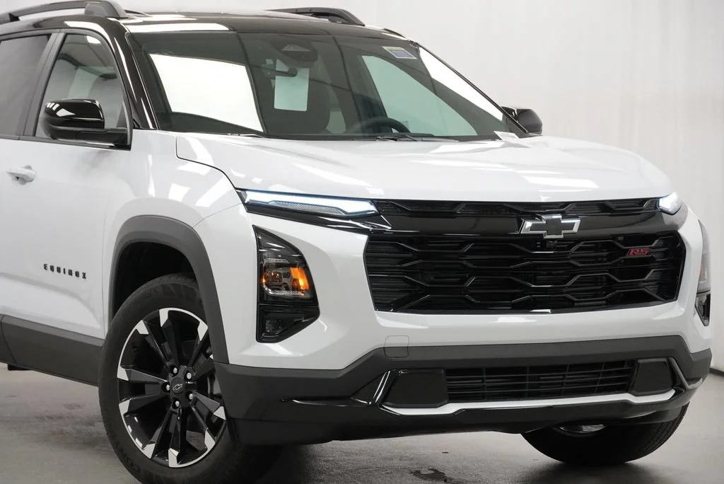 New 2027 Polar White Tricoat Chevrolet RS image 9