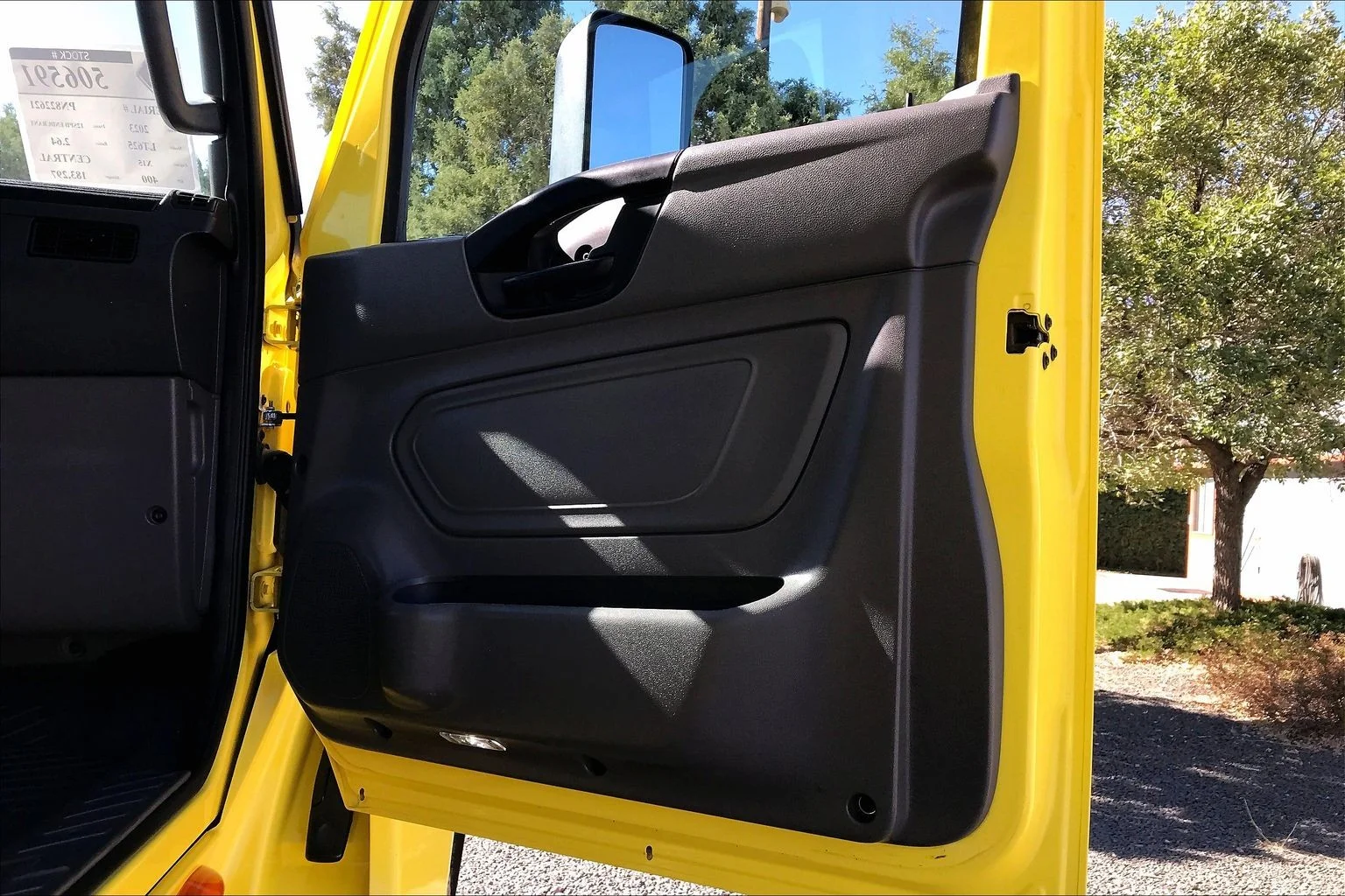 Used 2023 Yellow International  image 27