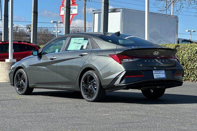 New 2026 Amazon Gray Hyundai SEL Sport Premium image 6
