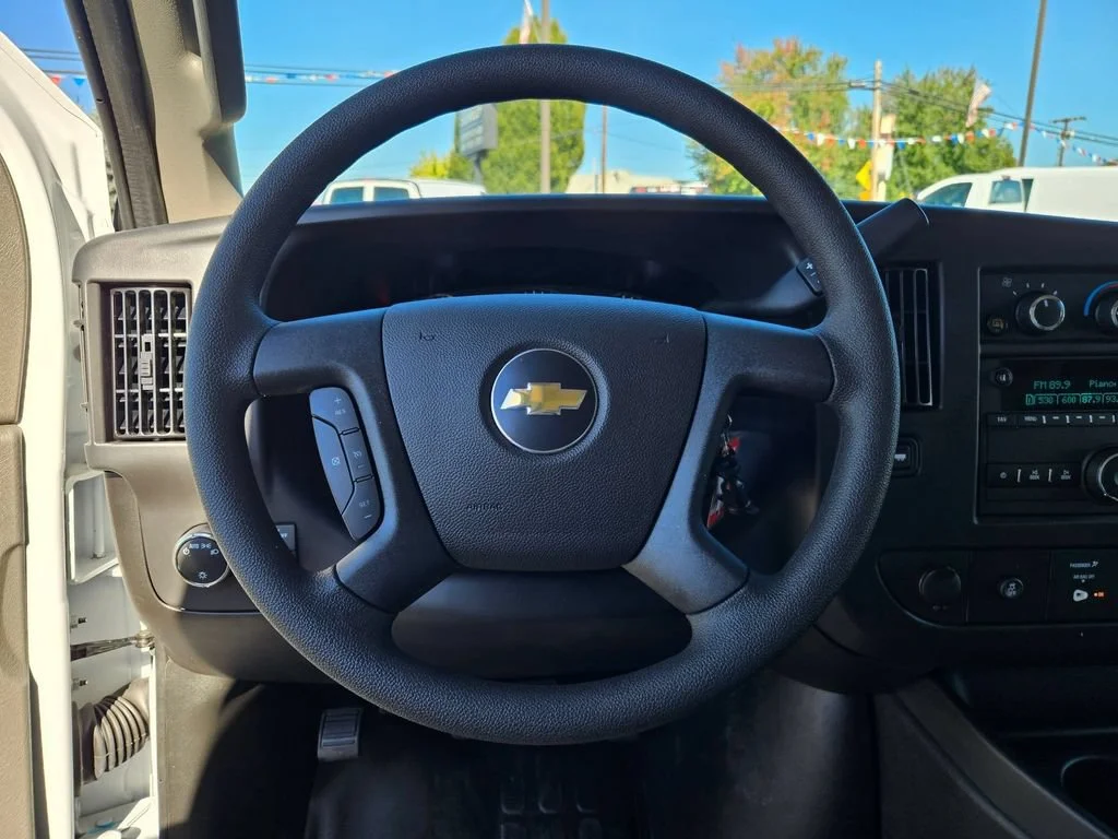 2025 Chevrolet Express Cargo Work Van - Photo 15