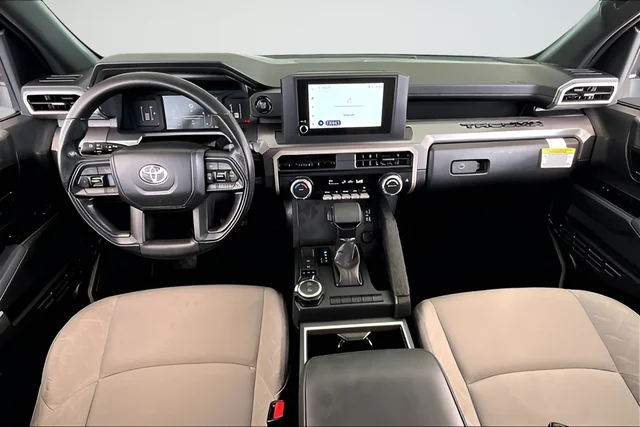 Used 2025  Toyota SR5 image 7