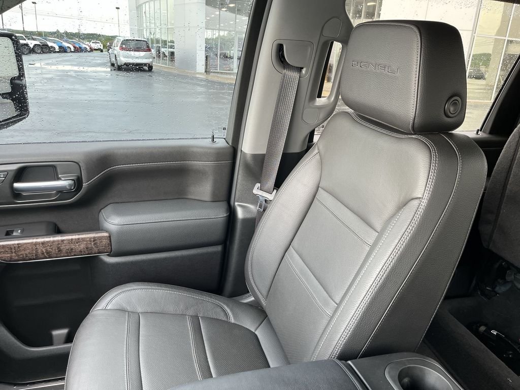 Used 2022 Blue GMC Denali image 23