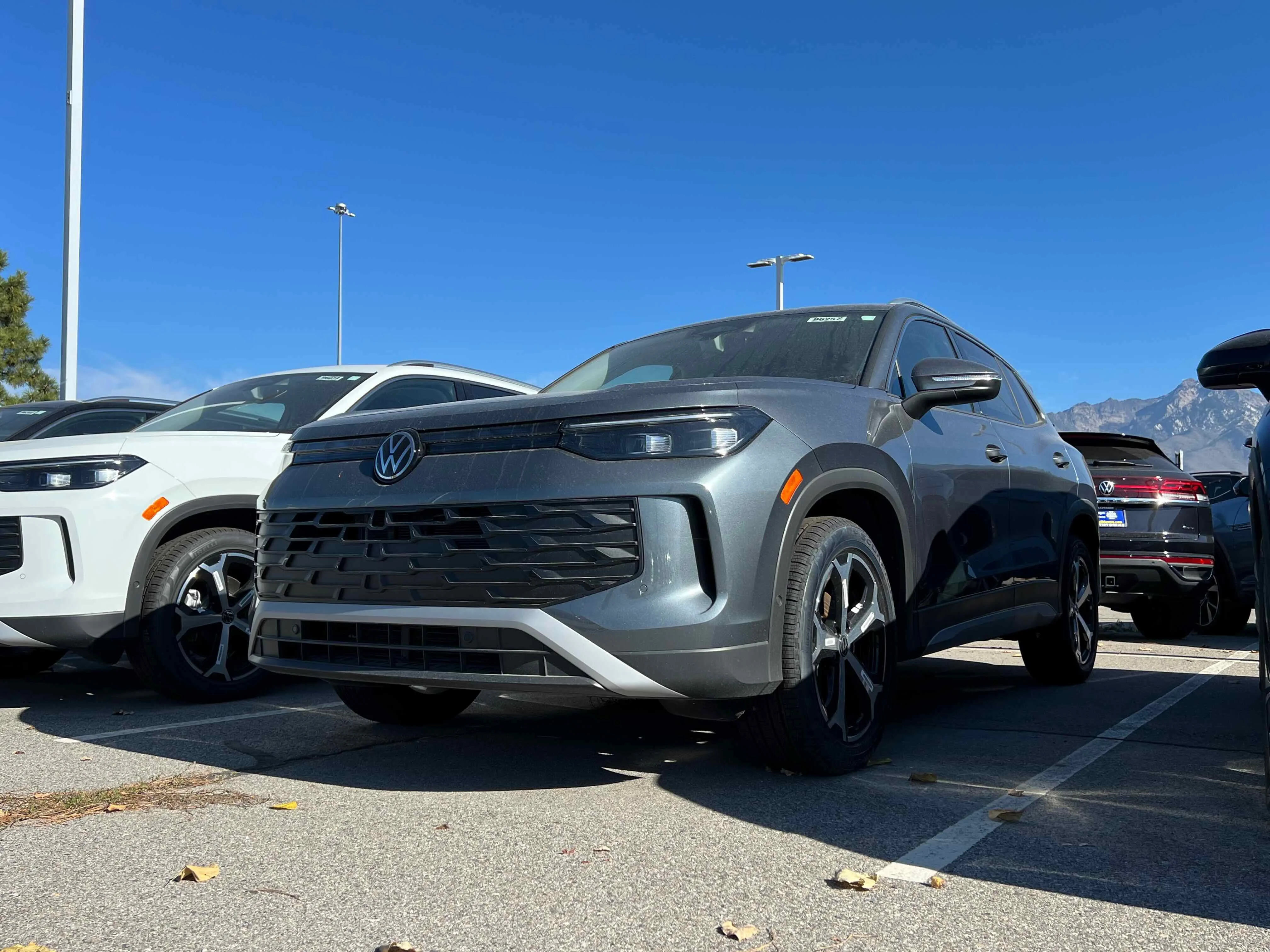 New 2025 Platinum Gray Volkswagen SE image 2