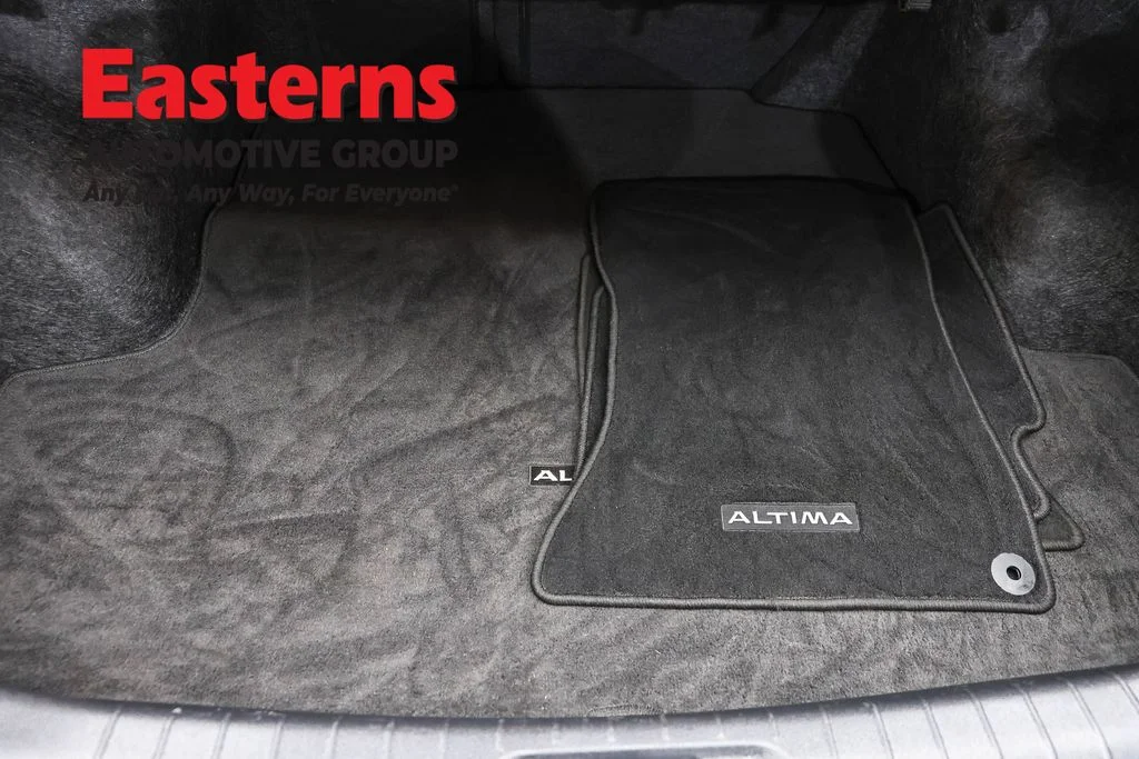 Used 2023 Black Nissan 2.5 SV image 9