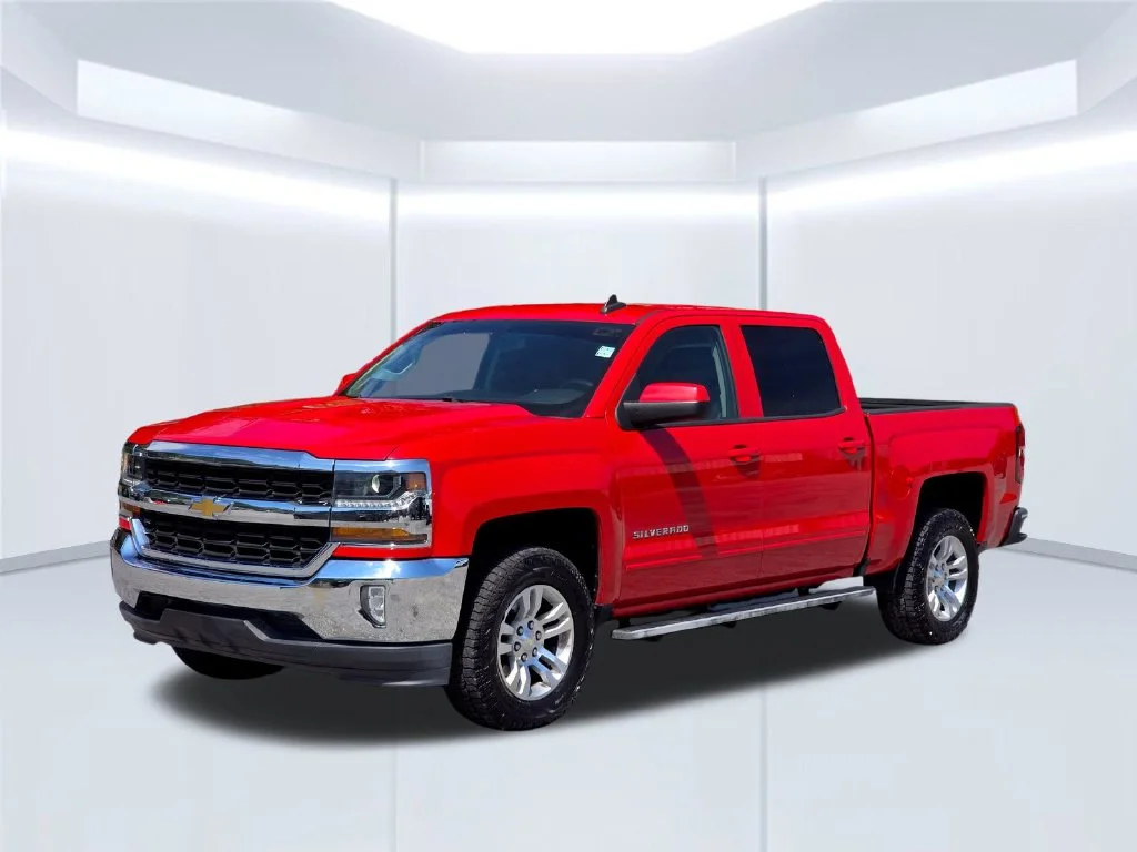 Used 2018 Red Chevrolet LT image 2