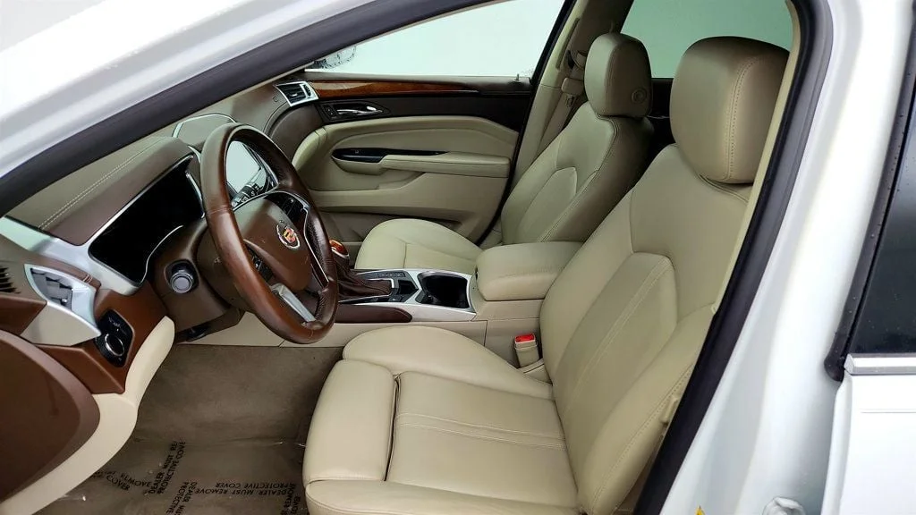 Used 2016 Platinum Ice Tricoat Cadillac FWD 4dr Luxury Collection w/ Nav & Driver Awareness Pkg image 21