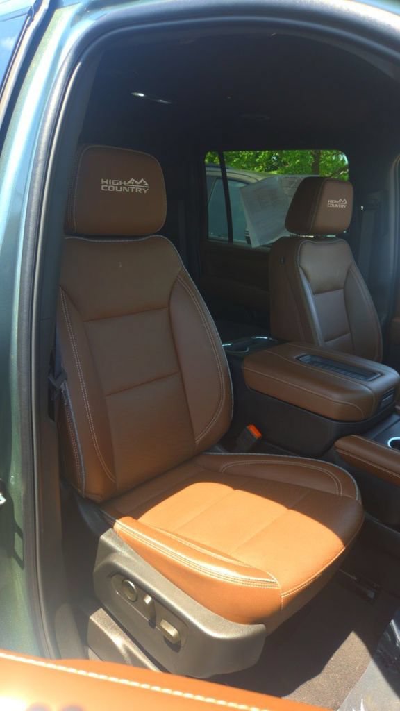 2024 Chevrolet Suburban High Country - Photo 4