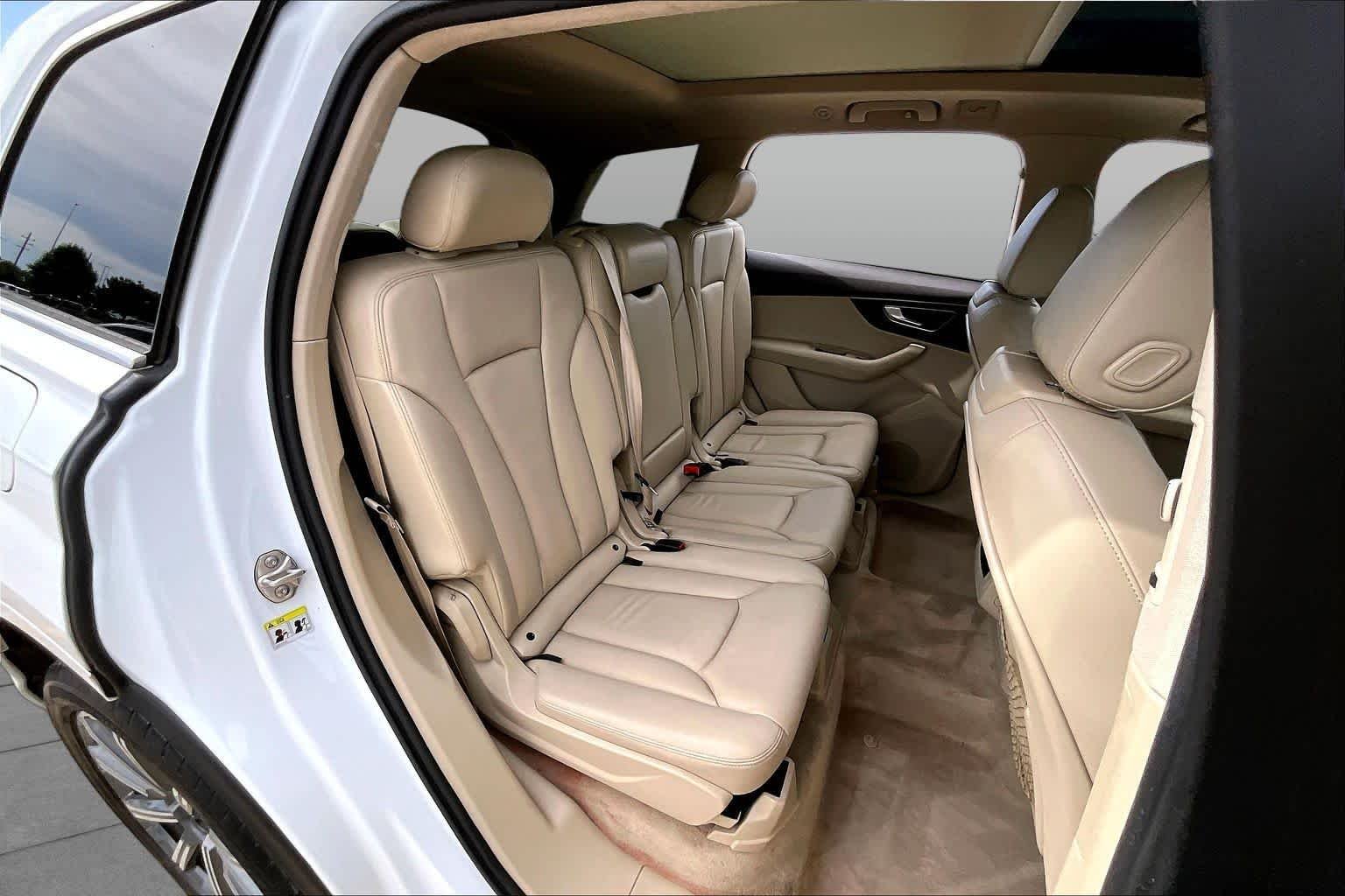 Used 2018 Carrara White Audi Premium image 21